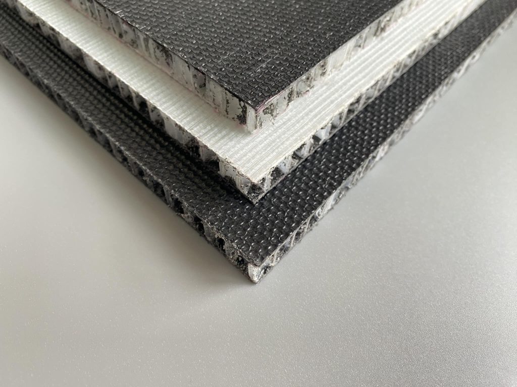 Sandwich structure scaffold boards made of PP material.