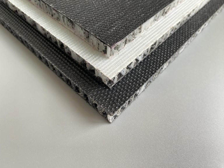 Sandwich structure scaffold boards made of PP material.